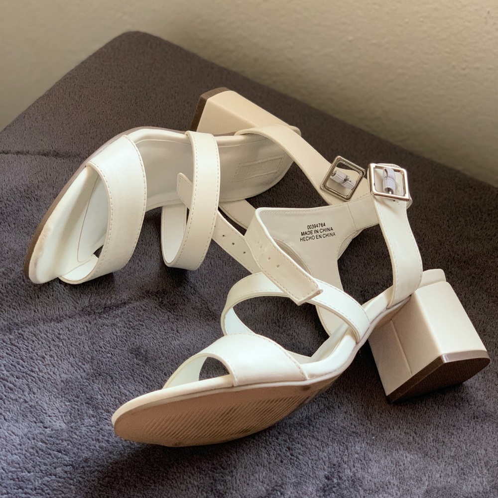NEW White Forever 21 Sandal Size 7 no flaws - Picture 3 of 10